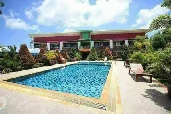 Hotelli บ้านทิพรัตน์ สัตหีบ