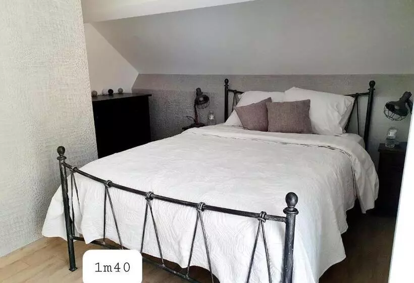 تختخواب و صبحانه Les étangs Du Thioux Guest House