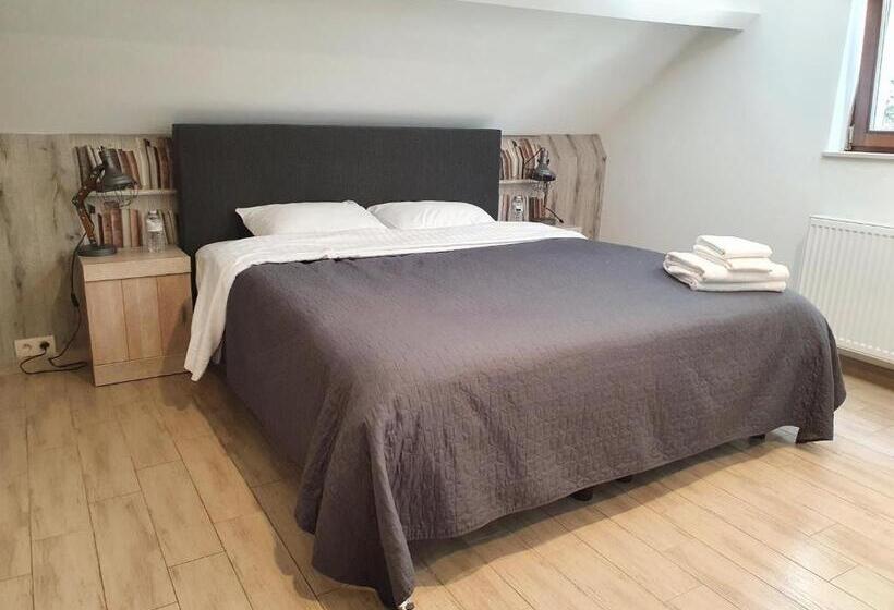 تختخواب و صبحانه Les étangs Du Thioux Guest House