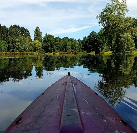 تختخواب و صبحانه Les étangs Du Thioux Guest House