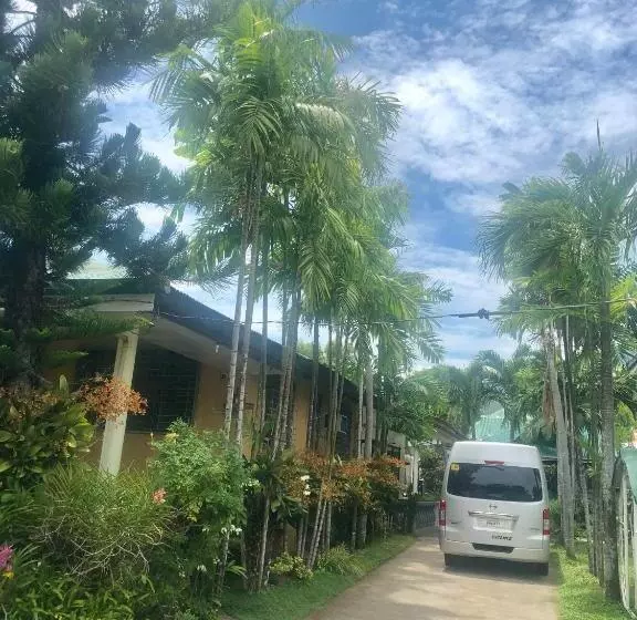 Majatalo Paguia’s Cottages