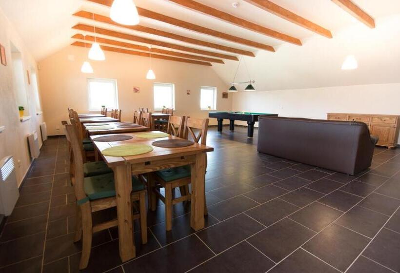 بنسيون Penzion A Vinařství Lelíkovi