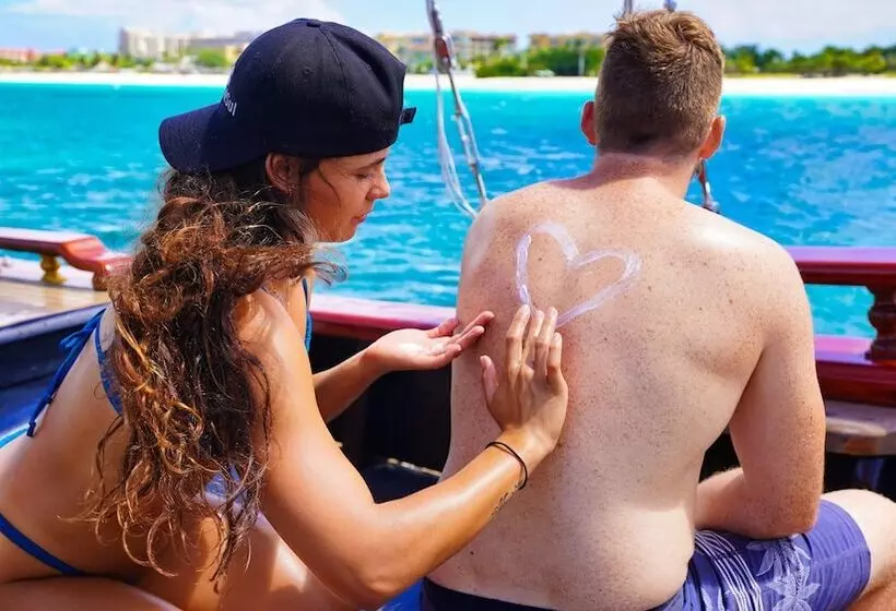 Beach Front Luxury Villa! Boca Catalina Malmok!