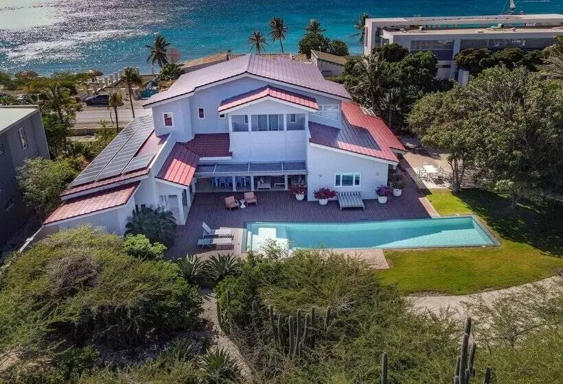 Beach Front Luxury Villa! Boca Catalina Malmok!