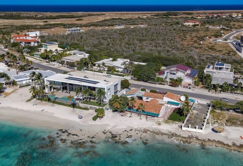 Beach Front Luxury Villa! Boca Catalina Malmok!