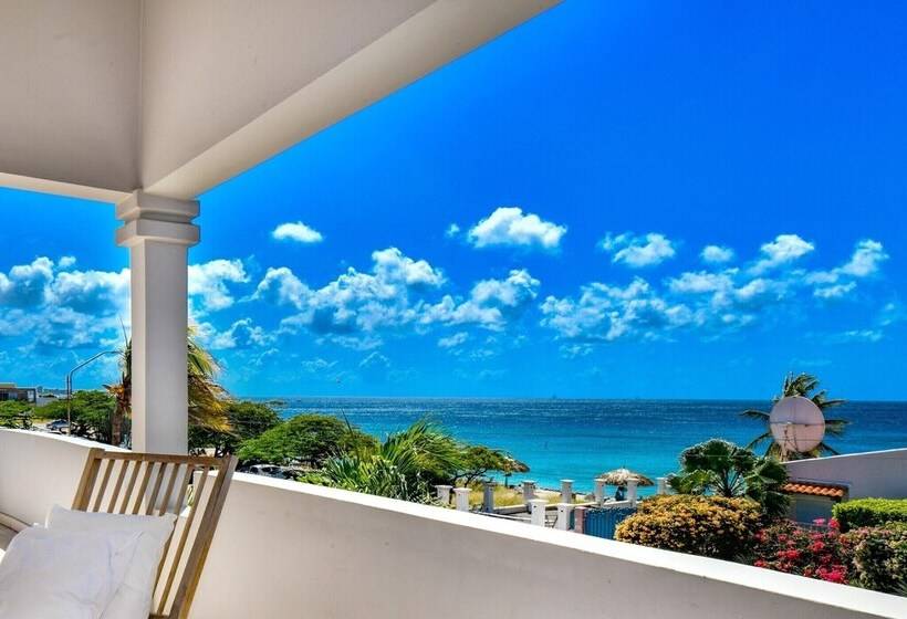 Beach Front Luxury Villa! Boca Catalina Malmok!