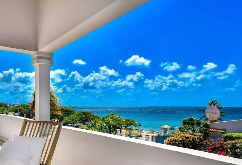 Beach Front Luxury Villa! Boca Catalina Malmok!