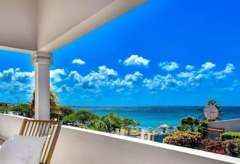 Beach Front Luxury Villa! Boca Catalina Malmok!