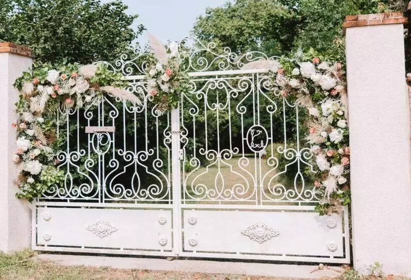 ペンション Château De La Tourlandry