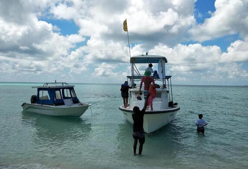 پانسیون Dhigurah Beach Inn