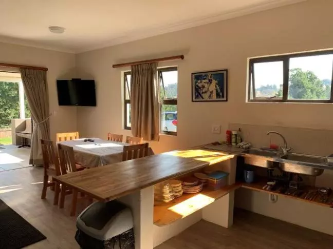 پانسیون Troutbagger Farm