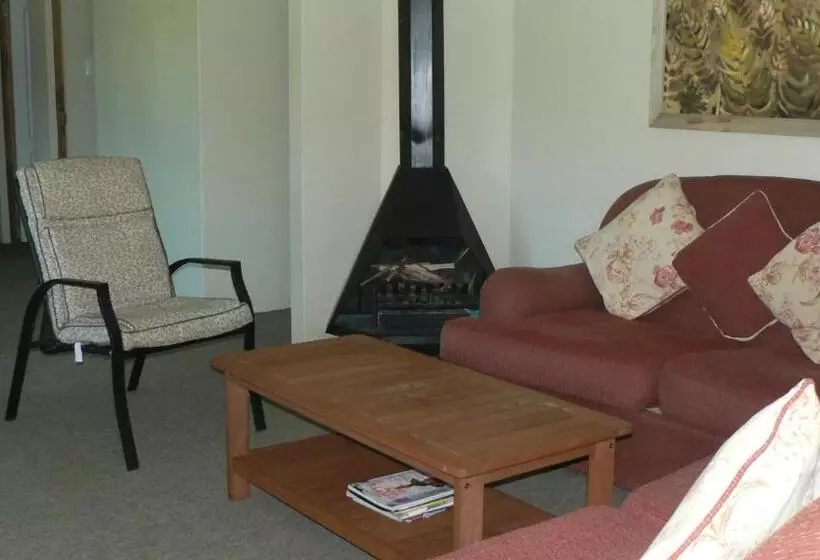 پانسیون Troutbagger Farm