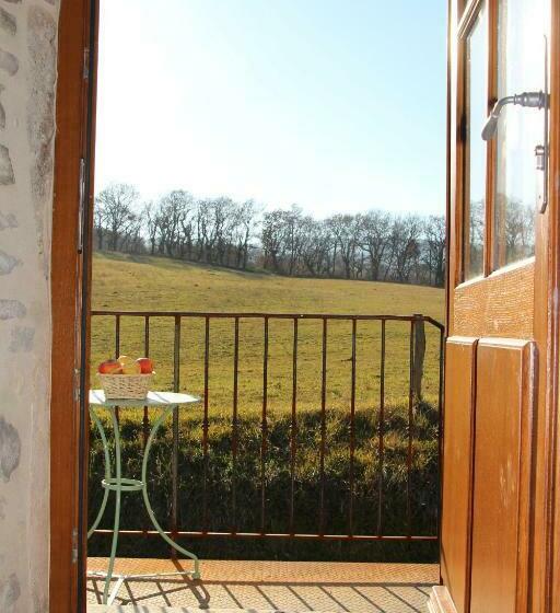 مبيت وإفطار Domaine Insolite Du Petit Moras