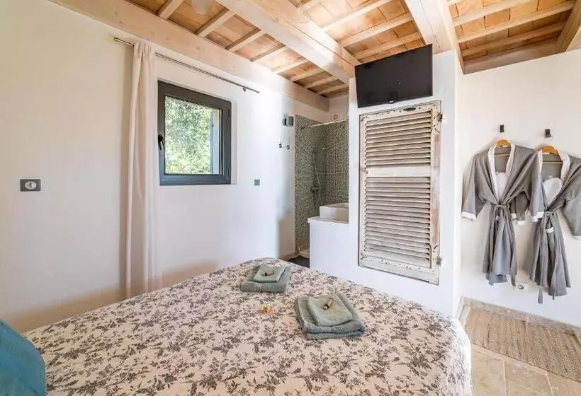 Aamiaismajoitus (B&B) O Patio Du Mas