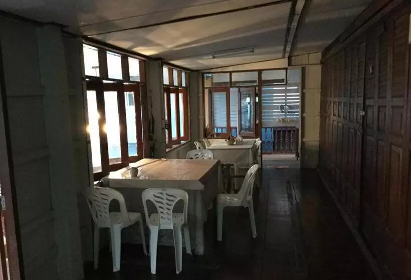 ベッドアンドブレックファースト Siriwal Guesthouse