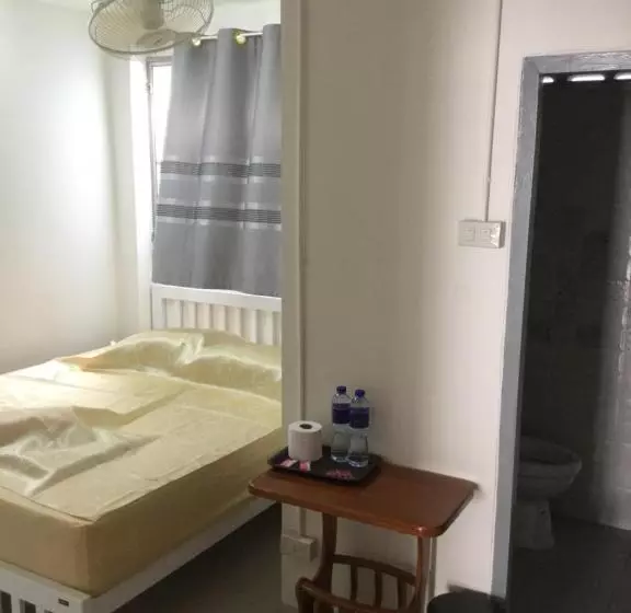 ベッドアンドブレックファースト Siriwal Guesthouse