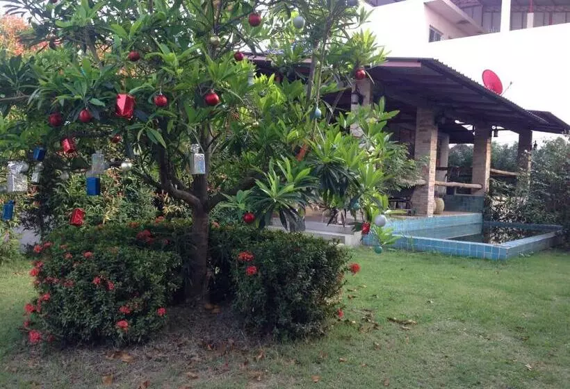 هتل Baan Tawan Shine Surin