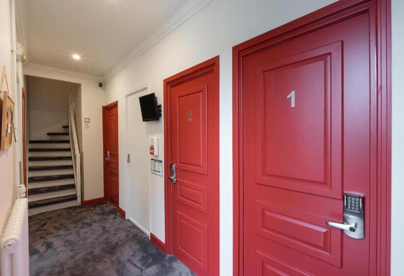 ホテル Hôtel Une Chambre En Ville