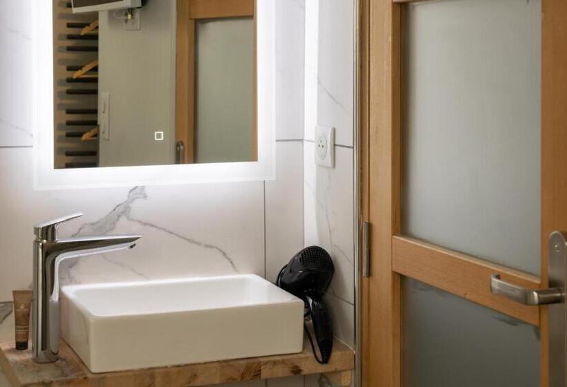 ホテル Hôtel Une Chambre En Ville