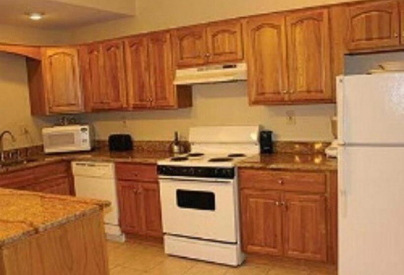 Отель Pocono Villas Resort