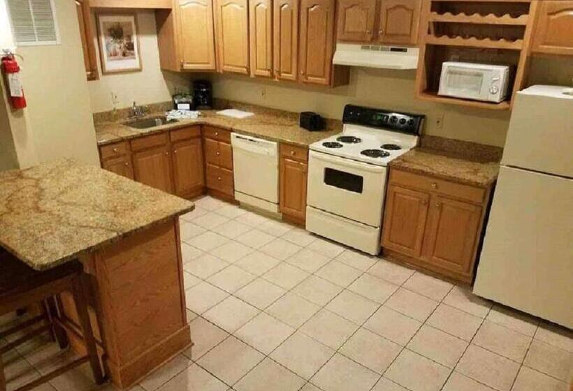 Отель Pocono Villas Resort