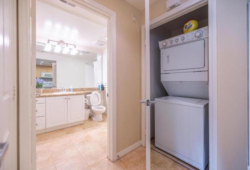 Irvine Spectrum 2 Bedrooms/2 Bathrooms/kitchen/pool/apartment