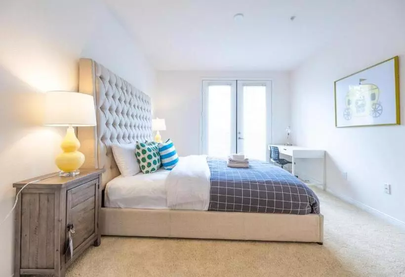 Irvine Spectrum 2 Bedrooms/2 Bathrooms/kitchen/pool/apartment