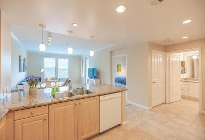 Irvine Spectrum 2 Bedrooms/2 Bathrooms/kitchen/pool/apartment