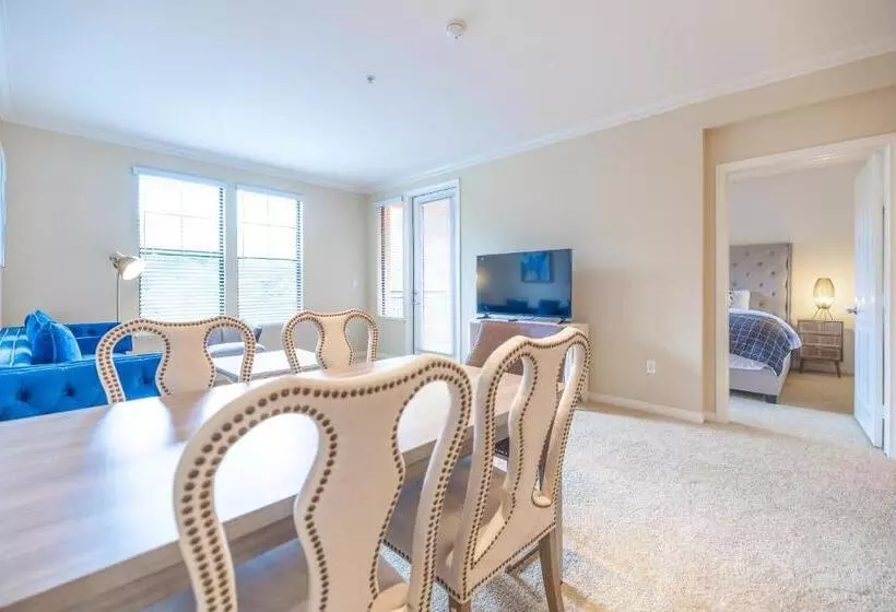 Irvine Spectrum 2 Bedrooms/2 Bathrooms/kitchen/pool/apartment