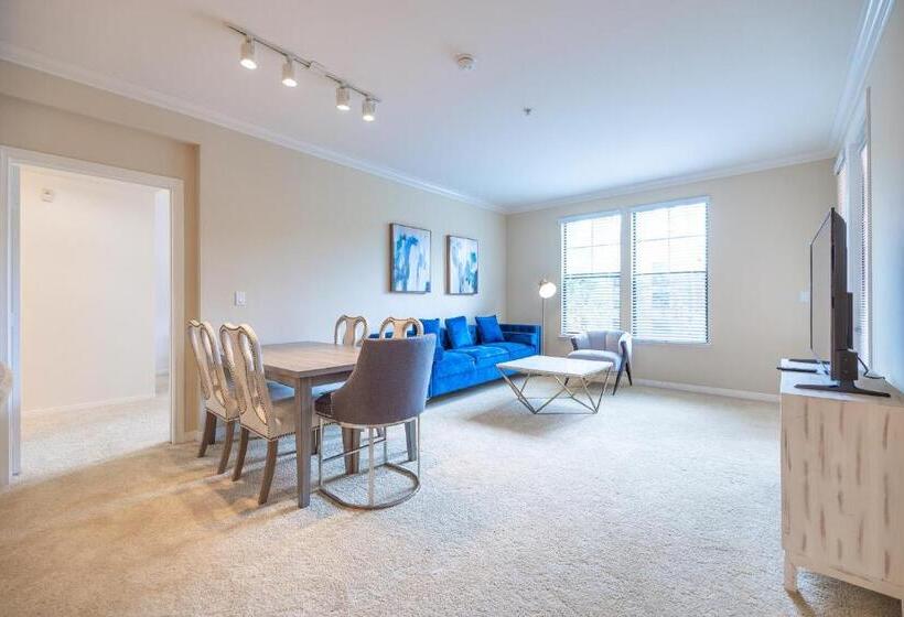 Irvine Spectrum 2 Bedrooms/2 Bathrooms/kitchen/pool/apartment