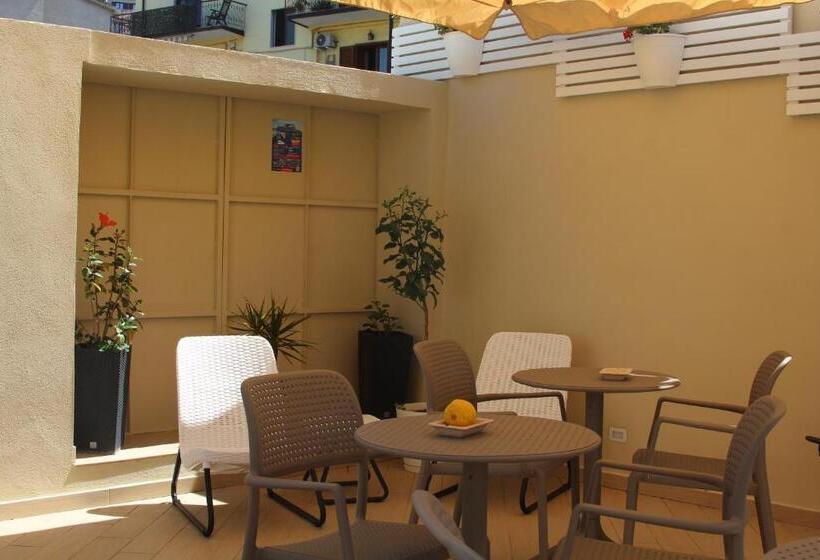 پانسیون Don Francisco Rooms   Tropea