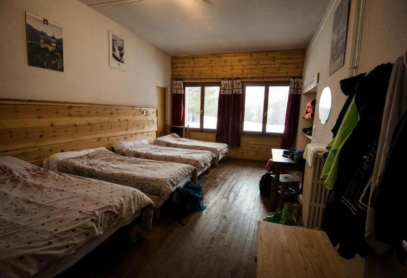 بنسيون Gite Les Guibertes