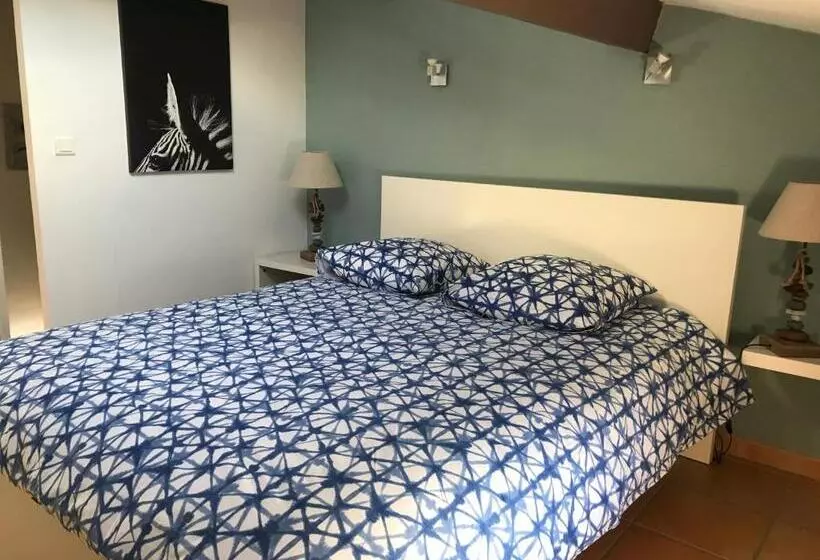 Majatalo Plan De Cuques T2