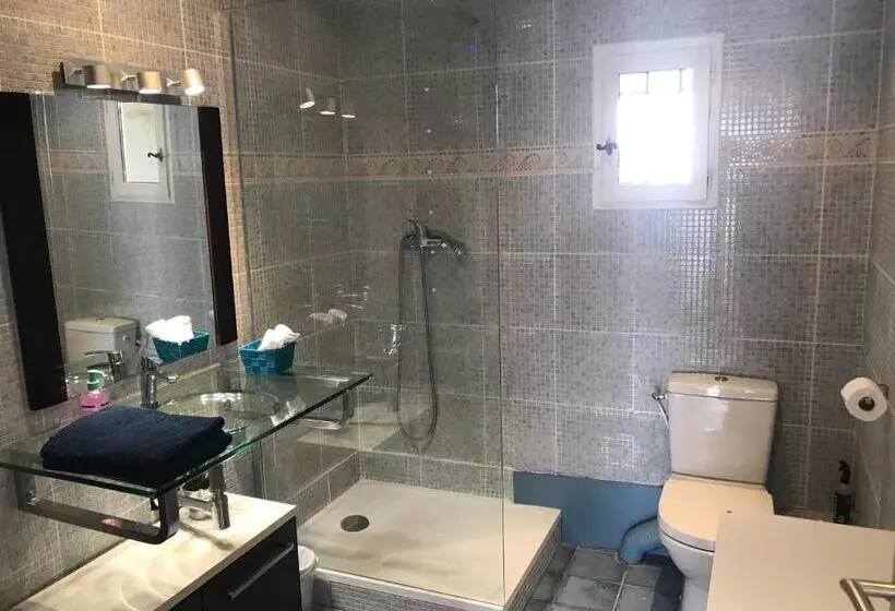 Majatalo Plan De Cuques T2