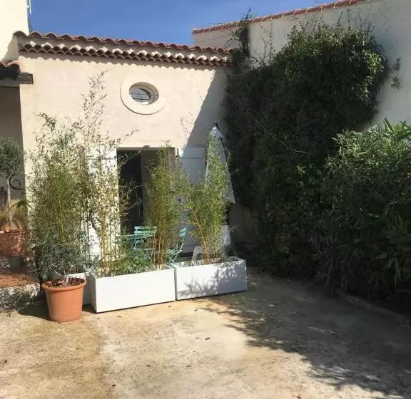 Majatalo Plan De Cuques T2