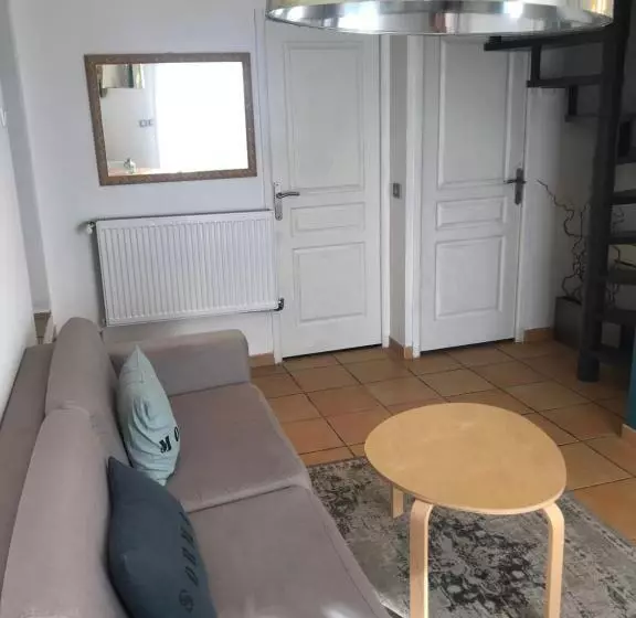 Majatalo Plan De Cuques T2