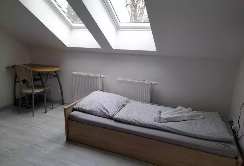 Majatalo Vinotéka U Kozů