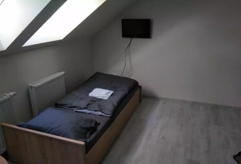 Majatalo Vinotéka U Kozů