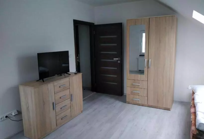 Majatalo Vinotéka U Kozů