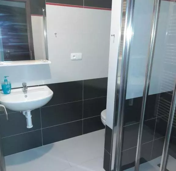 Majatalo Vinotéka U Kozů