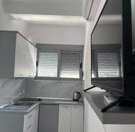 Xhefri S Apartments