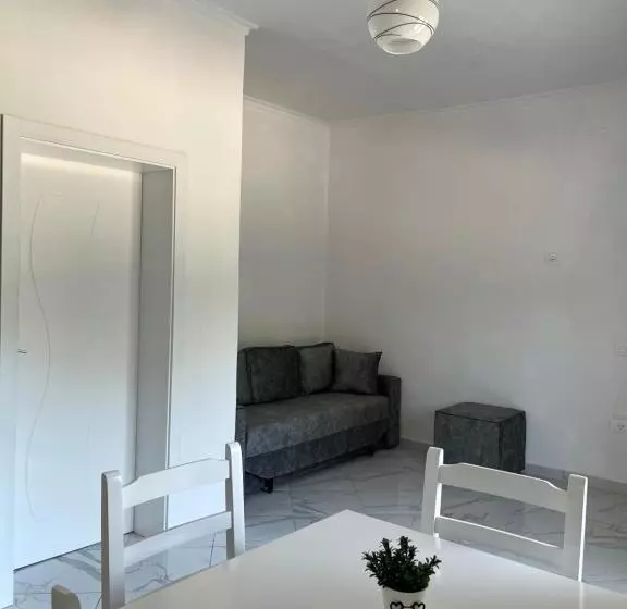 Xhefri S Apartments