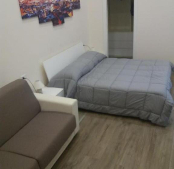 تختخواب و صبحانه Garibaldi Station 2punto0