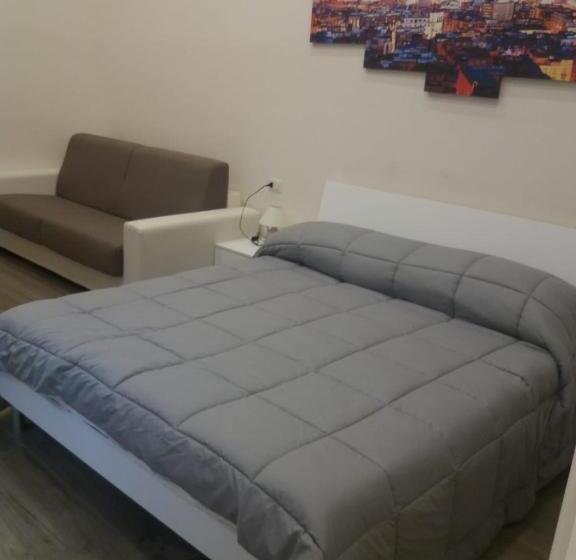 تختخواب و صبحانه Garibaldi Station 2punto0