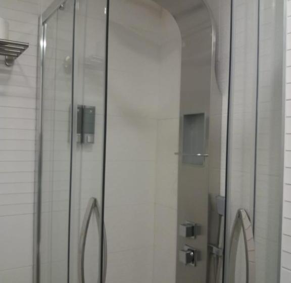 تختخواب و صبحانه Garibaldi Station 2punto0