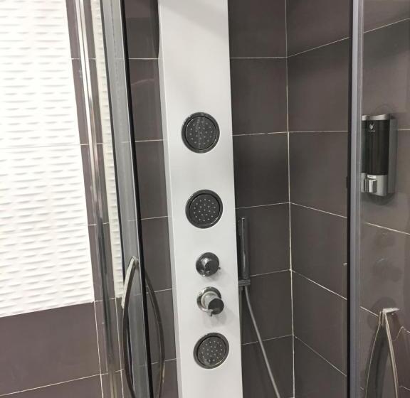 تختخواب و صبحانه Garibaldi Station 2punto0