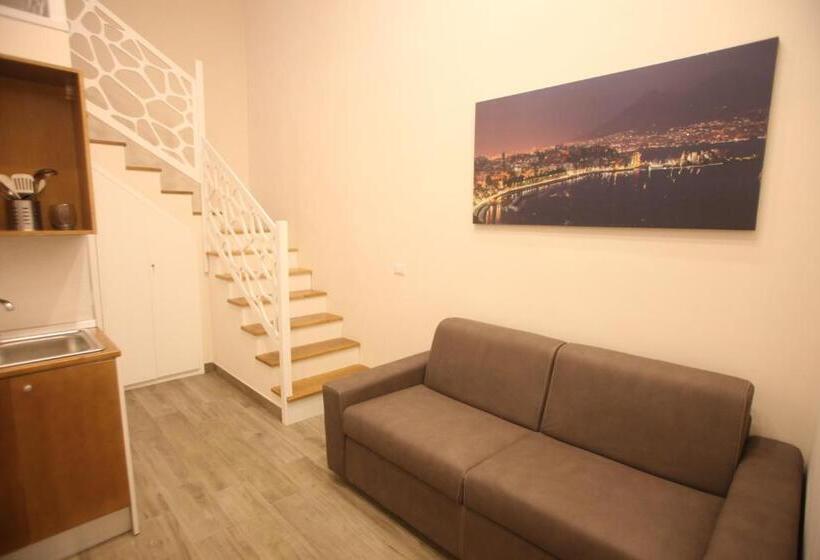 تختخواب و صبحانه Garibaldi Station 2punto0