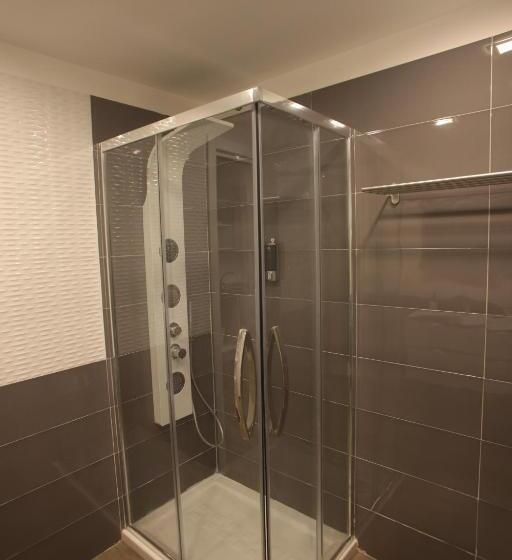 تختخواب و صبحانه Garibaldi Station 2punto0