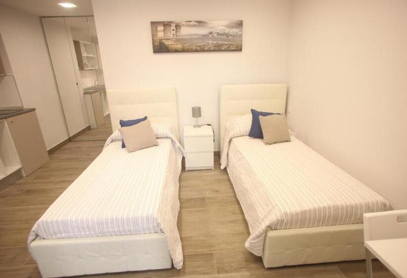 تختخواب و صبحانه Garibaldi Station 2punto0