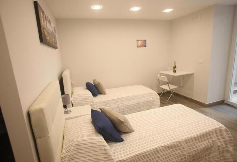 تختخواب و صبحانه Garibaldi Station 2punto0